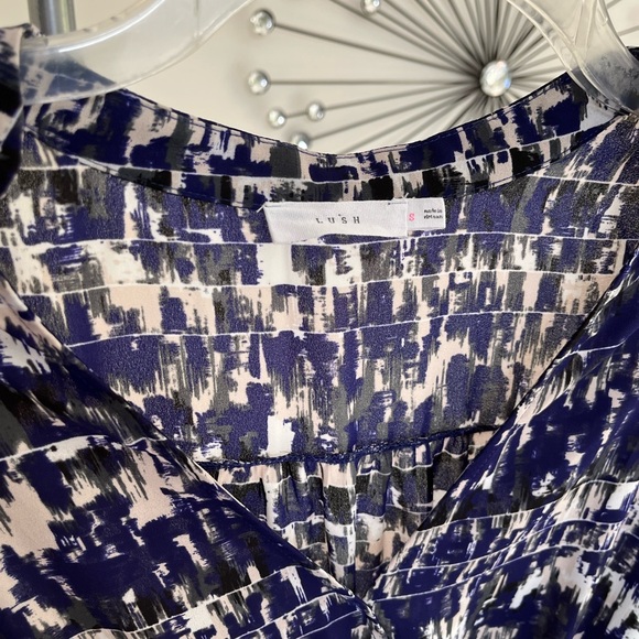 LUSH 💦 Long Sleeve Mini Dress, size Small - Picture 4 of 8
